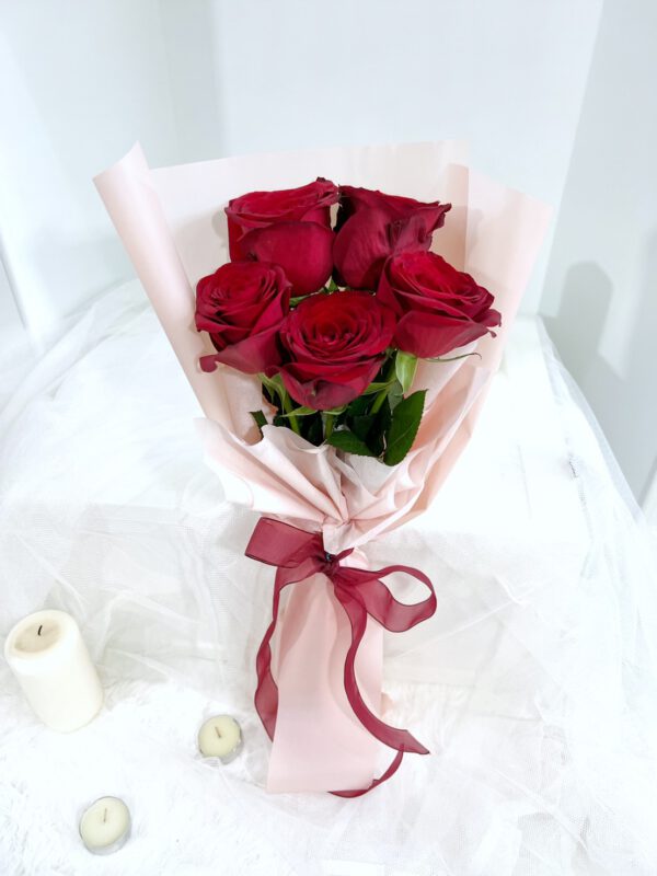 Classic Valentine's 5 Roses